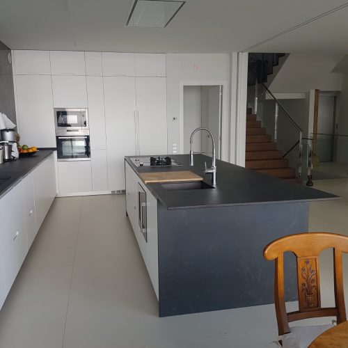 0f1b8b1a-f21d-4c6e-8e21-b2527b8a3f9e