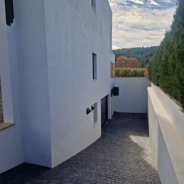 8b852b49-f062-4449-9dbb-a116db7e3b9e